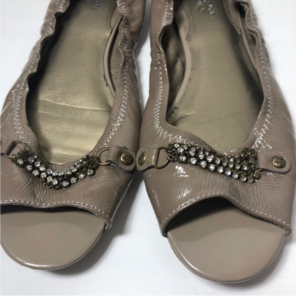 Simply Vera Wang patent leather rhinestone flats. Size 8.5. - Picture 4 of 7
